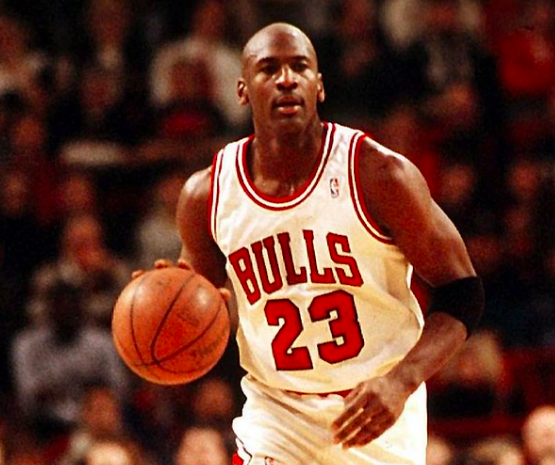 Michael Jordan - Top 10 nba players with the biggest hands
